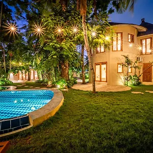  Villa Meraki, 6br, Incl Breakfast, Heart Of Seminyak, Walking Distance To Restaurants, Bars And Shops, Tropical Garden Indonesia
